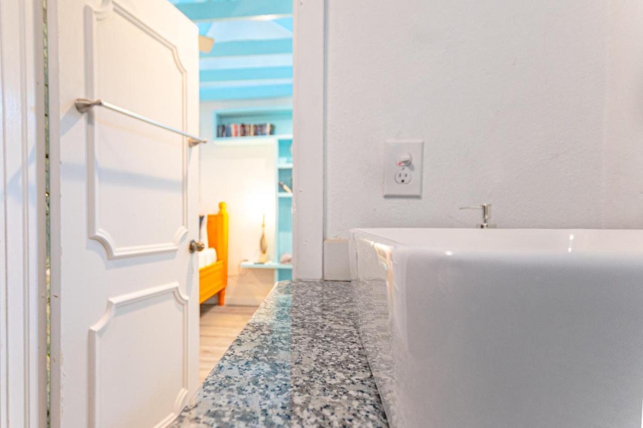 Studio Candy At Viking Hill - Love Beach Нассау Екстер'єр фото